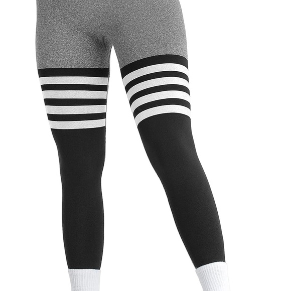 Scrunchy Butt Leggings NWT Size Small - Picture 2 of 4